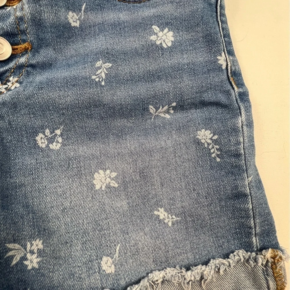 Wonder Nation - Girl’s Shorts - Size 7 - Med Blue Denim - Snap Front